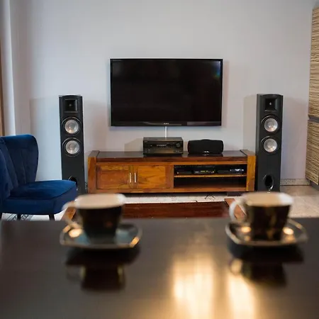 Апартаменти Studio Cinema 3d Cybernetyki 6 *